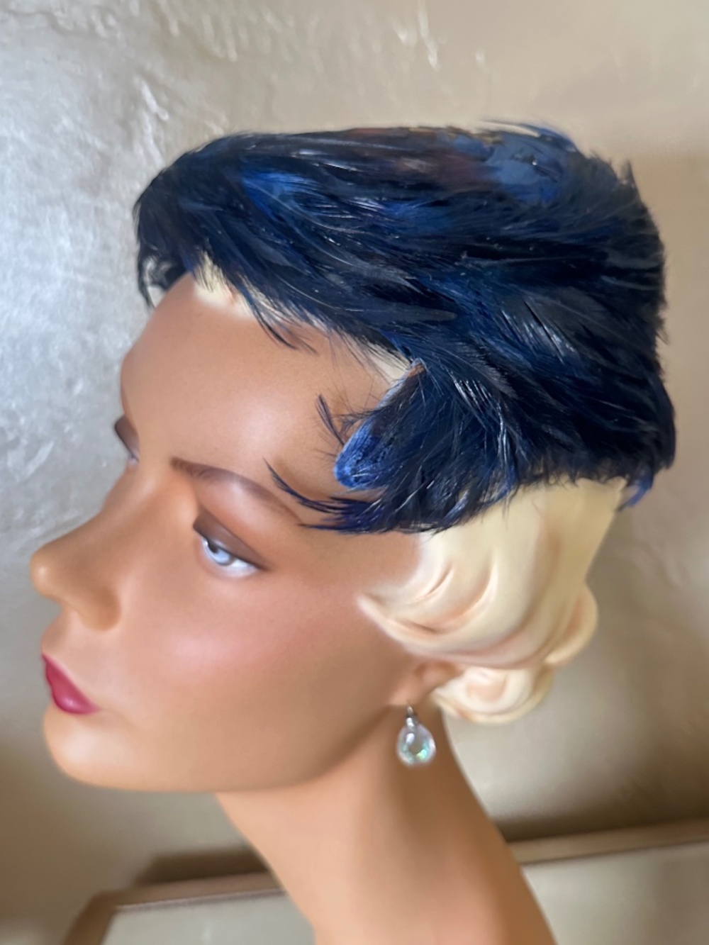 SUPERB 1950'S NAVY BLUE FEATHER COCKTAIL HAT